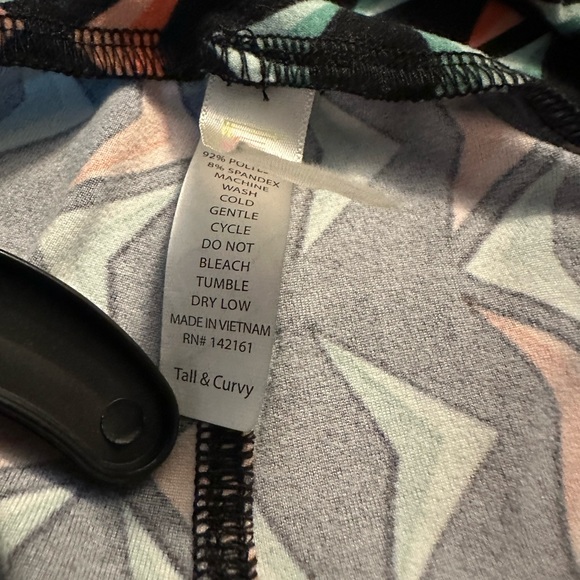 Leggings-Tall and Curvy - Picture 7 of 7